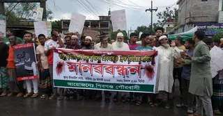 ১০০ টাকার জন্য মুদি দোকানি খুন, বিচার চেয়ে এলাকাবাসীর সড়ক অবরোধ